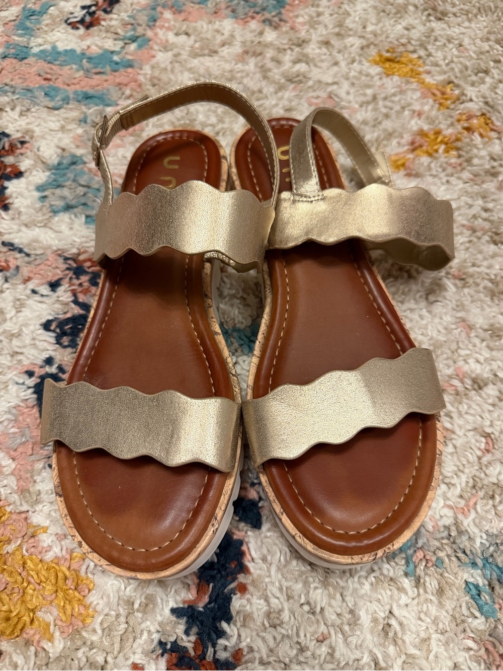 Unisa Gold Scallop Strap Women's Platform Sandals - Size 8.5